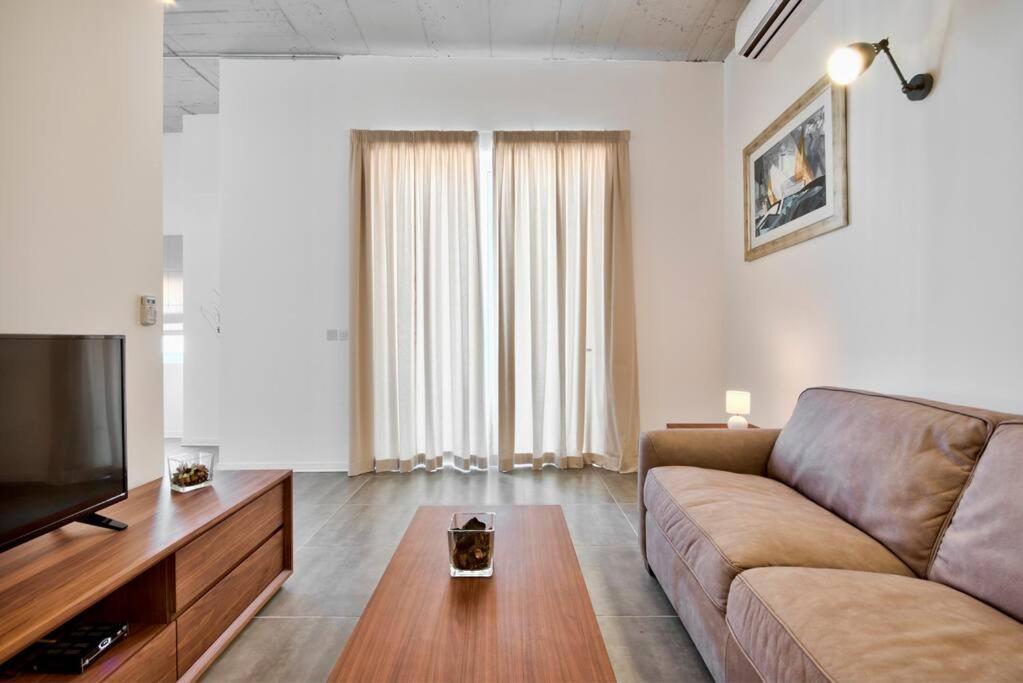 Vallettastay - Harbor View Gem -Sea View 2 Bed Apt Exterior photo