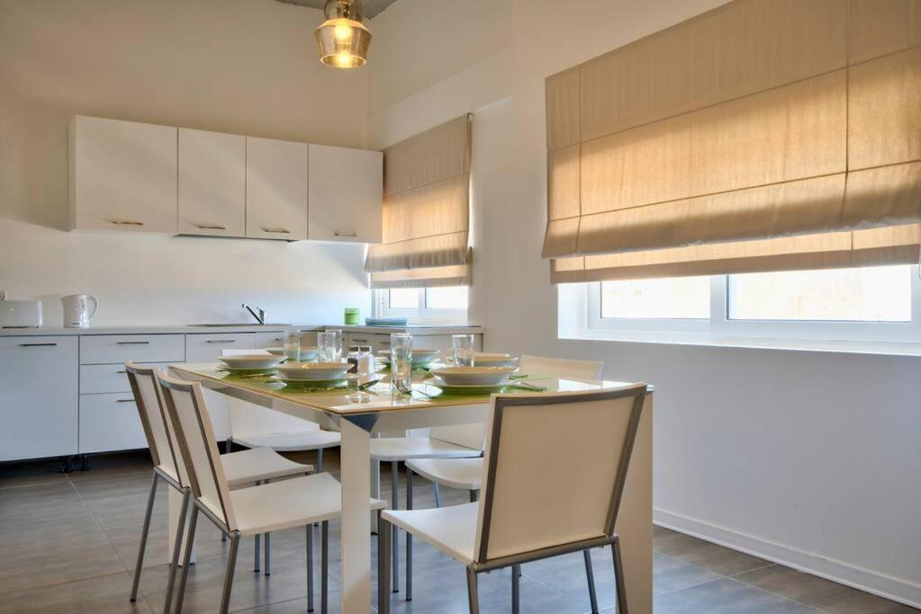Vallettastay - Harbor View Gem -Sea View 2 Bed Apt Exterior photo